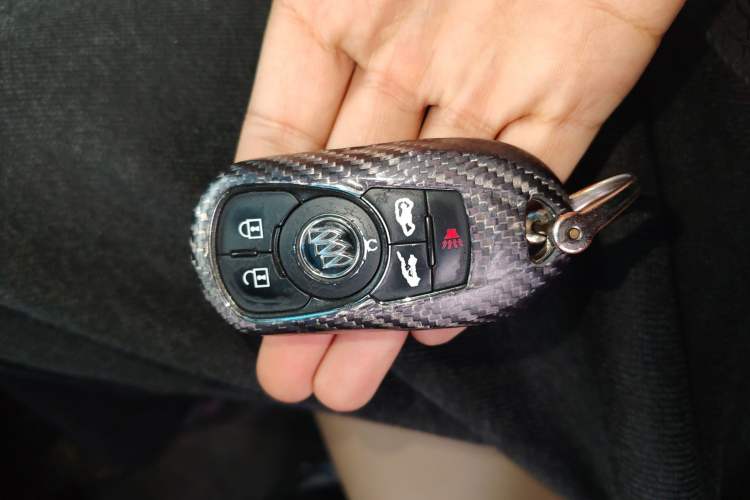 Used Buick GL8 2017 ES 28T Flagship Model China V Standard
