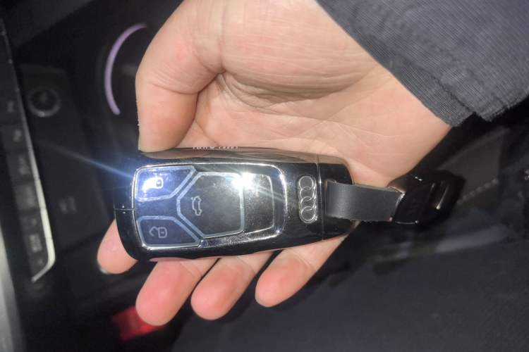 Used Audi A4L 2022 40 TFSI Luxury Dynamic Model
