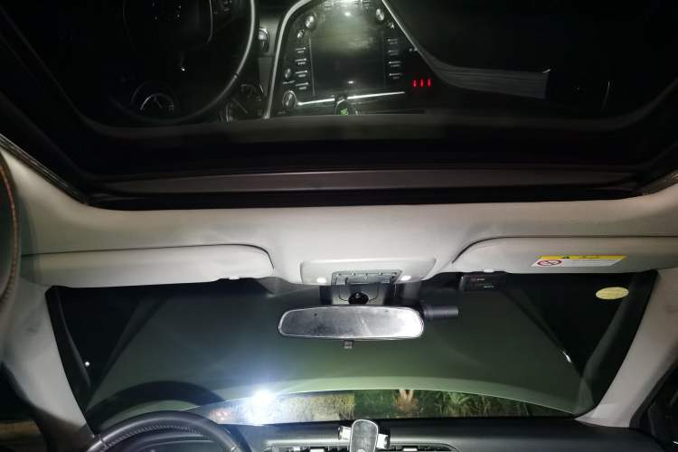 Used Toyota Camry 2018 Dual-Engine 2.5 HG Luxury Edition
