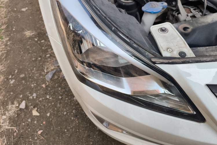 Used Hyundai Verna (older generation) 2014 1.4L Manual Smart GLS Trim
