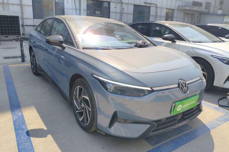 Used Volkswagen ID.7 VIZZION 2024 PRO Model Front Right 45 Deg