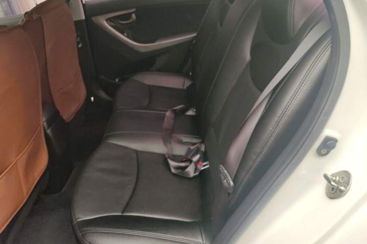 Used Hyundai Elantra (5th Generation / Langdong) 2015 1.6L Automatic Fashion Model Left Rear Seat