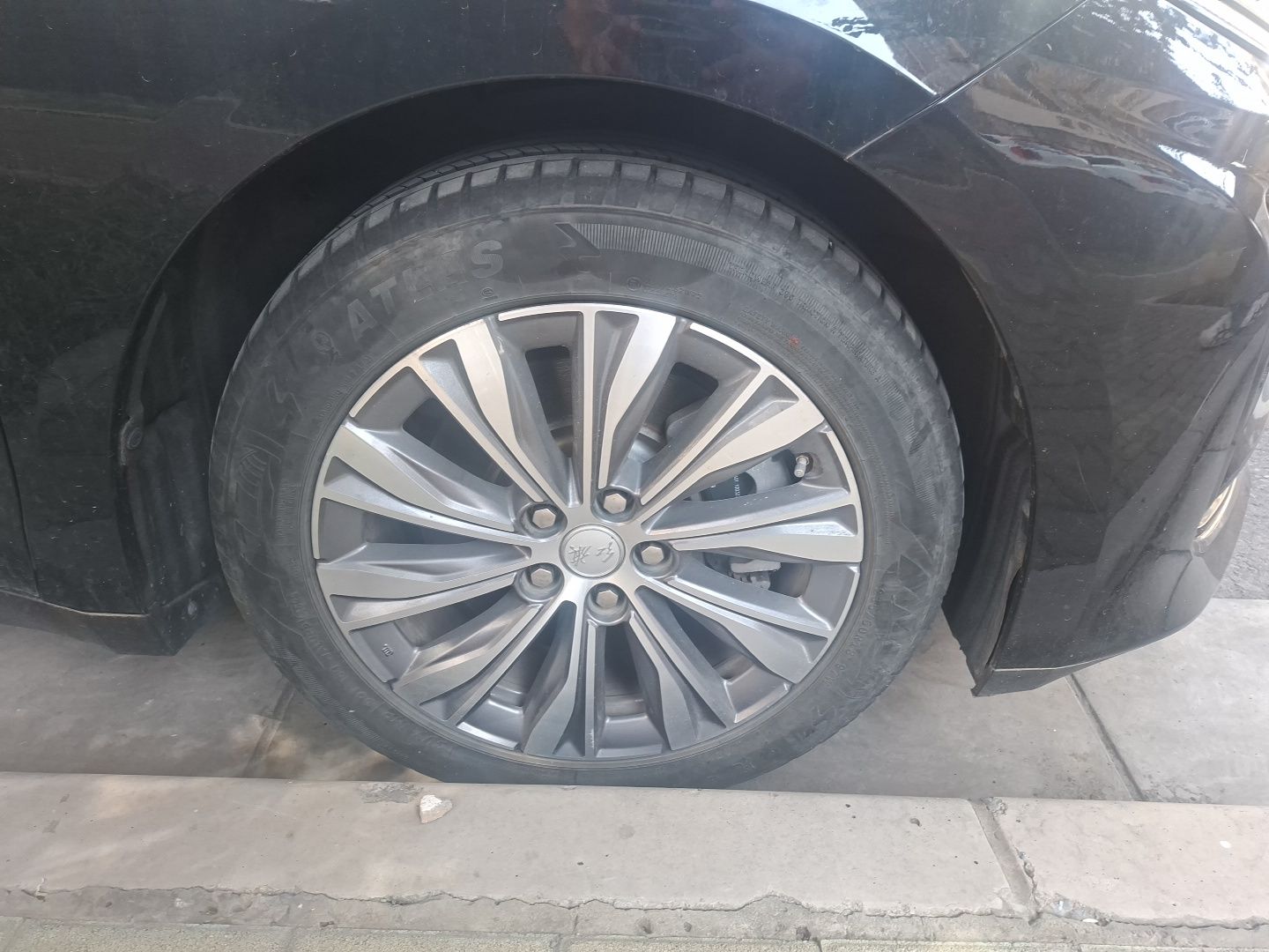 Hongqi E-QM5 2022 431 km Charge & Enjoy Edition — снимка 8