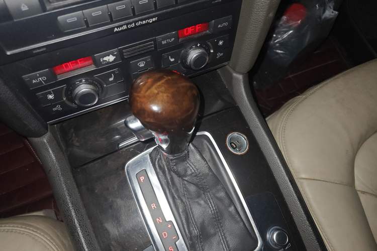 Used Audi Q7 2006 3.6 FSI quattro Base Model Gear Lever