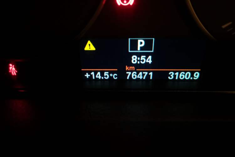 Used BMW 3 Series 2015 316i Active Edition Odometer Close Up