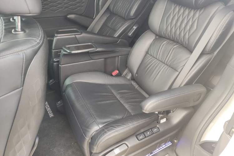 Used Honda Elysion 2022 2.0L eHEV Prestige Edition
