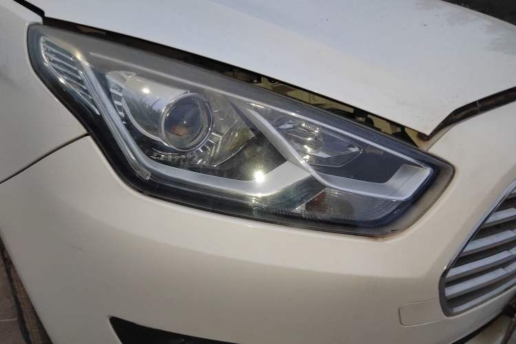 Used Ford Escort 2015 1.5L Manual Comfort Model
