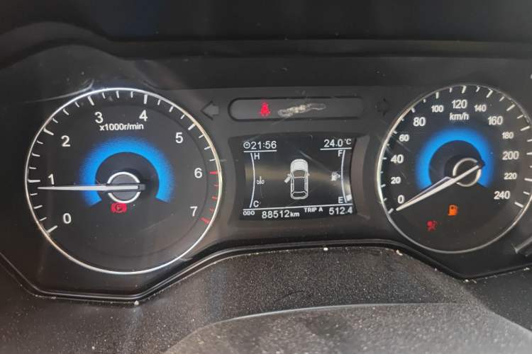 Used Dongfeng Fengon 580 2016 1.5T Manual Luxury Edition
