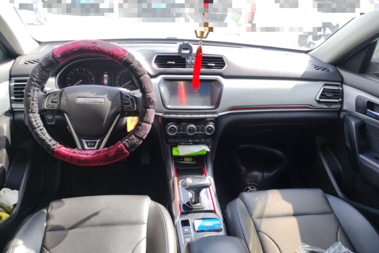 Used Haval H2 2018 Chuanxiang Edition Blue Badge 1.5T Dual-Clutch Two-Wheel Drive Fashionable Model
