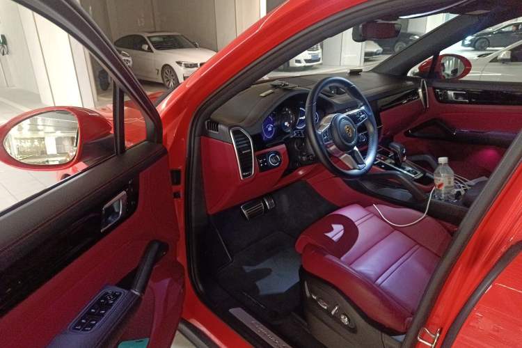 Used Porsche Cayenne 2020 Cayenne S Coupé 2.9T Driver Seat