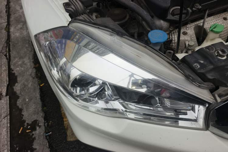 Used Suzuki Vitara S-Cross 2017 1.6L CVT Two-Wheel Drive Urban Fashion Model Exterior 6