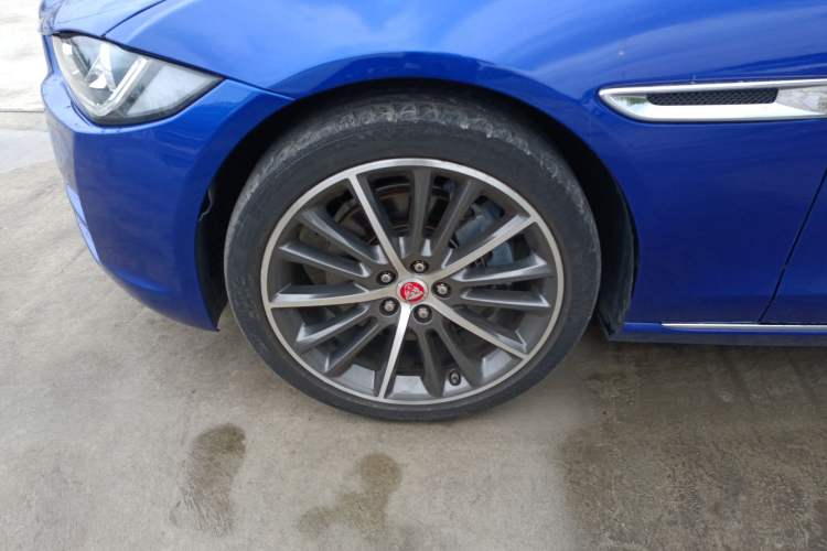 Used Jaguar XEL 2018 2.0T 200 PS Premium Edition Left Front Wheel Hub