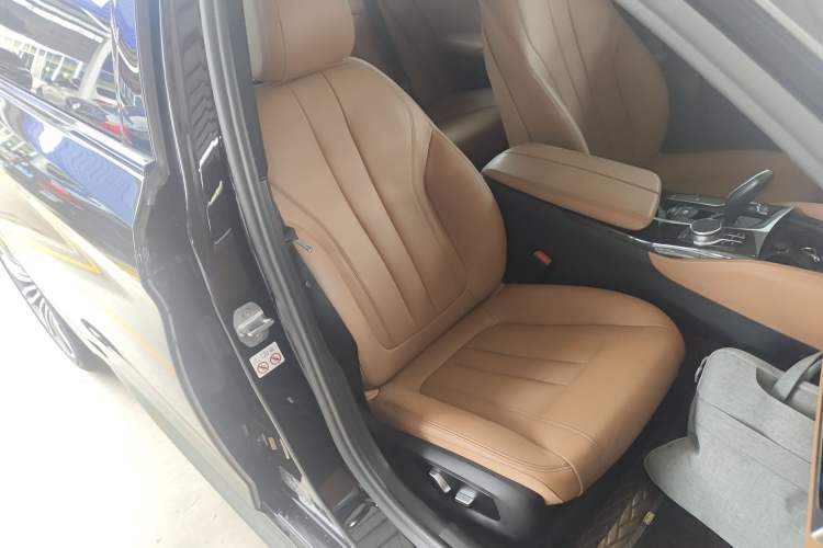 Used BMW 5 Series 2018 Restyled 530Li Leading Edition M Sport Package
