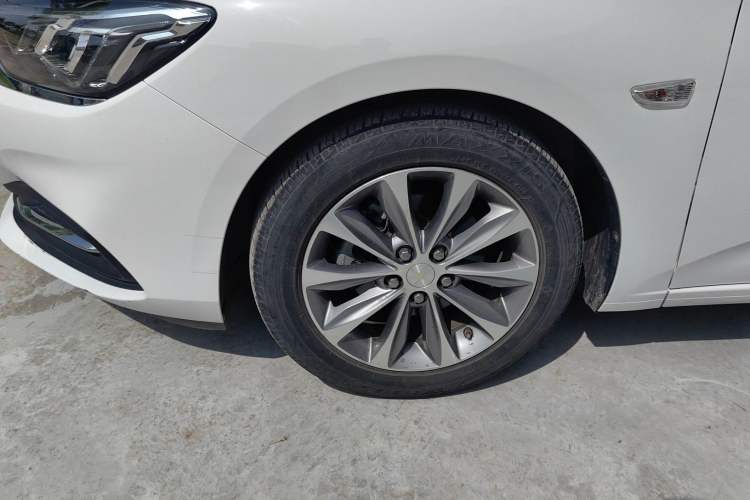Used Chevrolet Monza 2020 320 Automatic Enjoyment Edition Left Front Wheel Hub