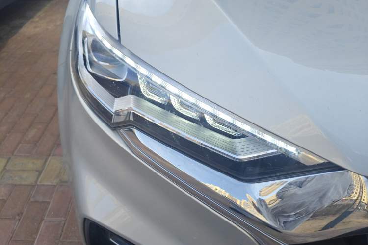 Used Hongqi HS5 2022 Revised Version 2.0T Smart Connect Flagship Edition
