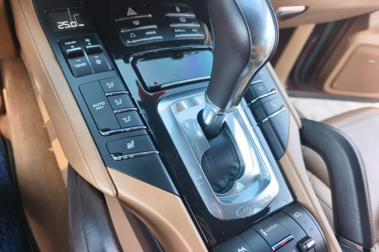 Used Porsche Cayenne 2011 Cayenne 3.0T Gear Lever