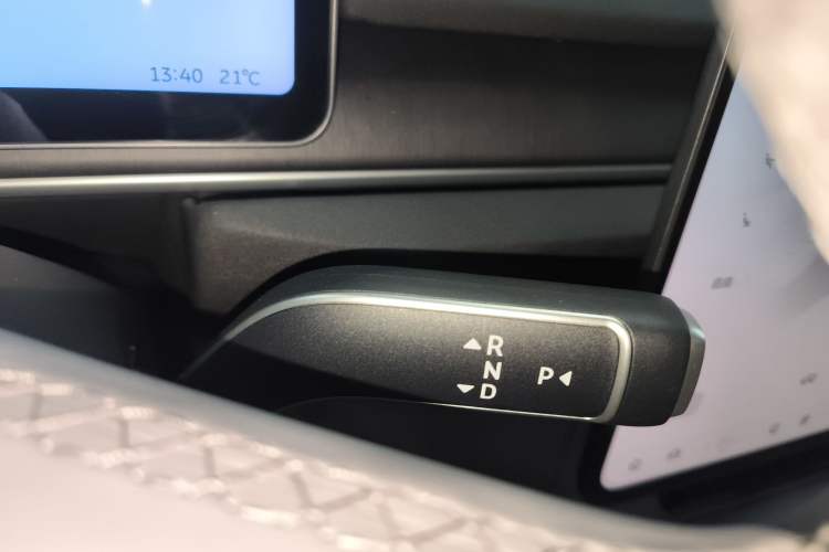 Used Nio EC6 2025 75 kWh Gear Lever