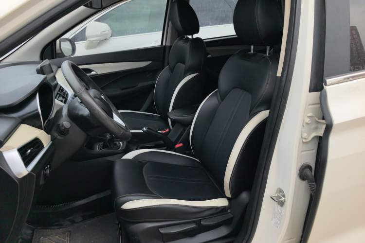 Used Baojun 360 2019 Revised Version 1.5L Manual Elite China VI Left Front Seat
