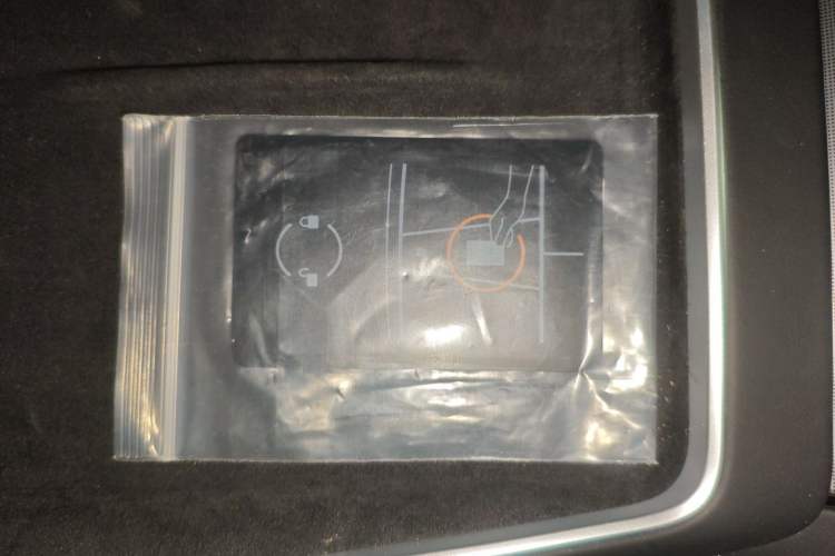 Used Tesla Model Y 2025 Long-Range All-Wheel-Drive Version
