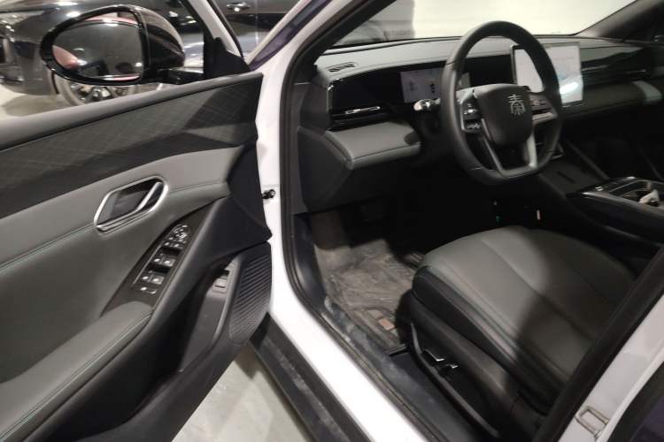 Used BYD Qin L 2025 EV 545KM Beyond Version
