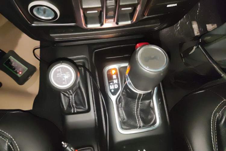 Used Jeep Wrangler 2019 2.0T Sahara Four-Door Version China VI Emission Standard