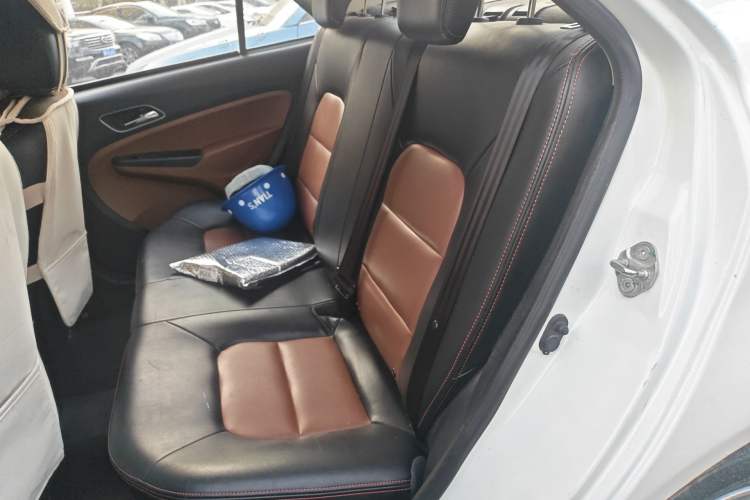 Used Geely Auto Diamond 2016 1.5L Manual Entry-Level Trim
