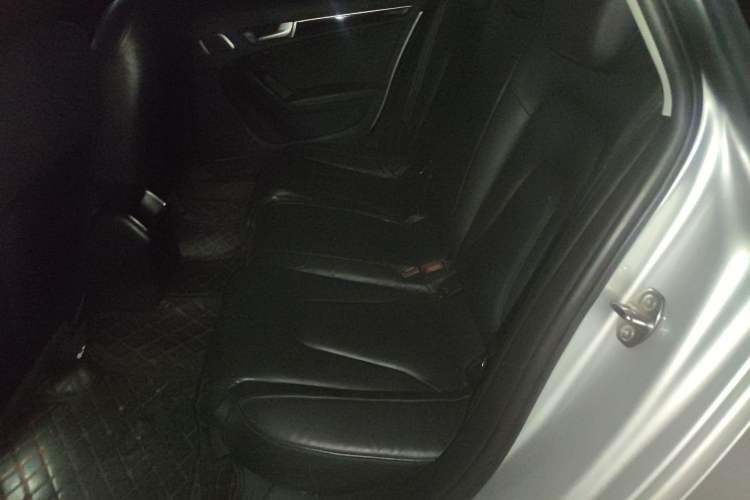 Used Audi A4L 2012 2.0 TFSI automatic standard version