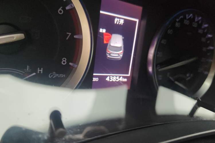 Used Toyota Highlander 2018 2.0T Four-Wheel Drive Luxury Version 7 Seats China VI Standard
