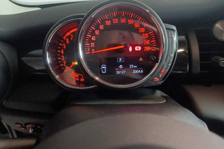 Used MINI 2020 2.0T COOPER S Perfect Match Limited Edition Odometer Close Up