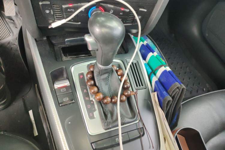 Used Audi A4L 2011 2.0 TFSI Standard Model Gear Lever