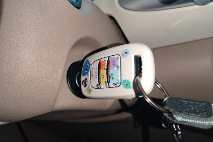 Used Wuling Hongguang MINIEV 2025 Four-Door Version Advanced Edition Interior 1