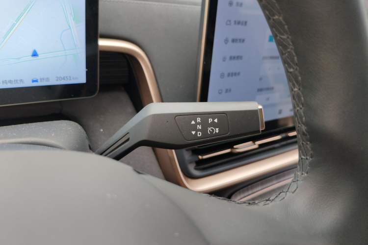 Used Dongfeng eπ eπ008 2024 210Max Range-Extended Version 6 Seats