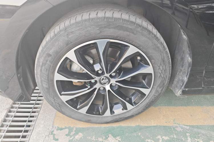 Used Toyota Avalon 2022 Dual-Engine 2.5L Luxury Edition