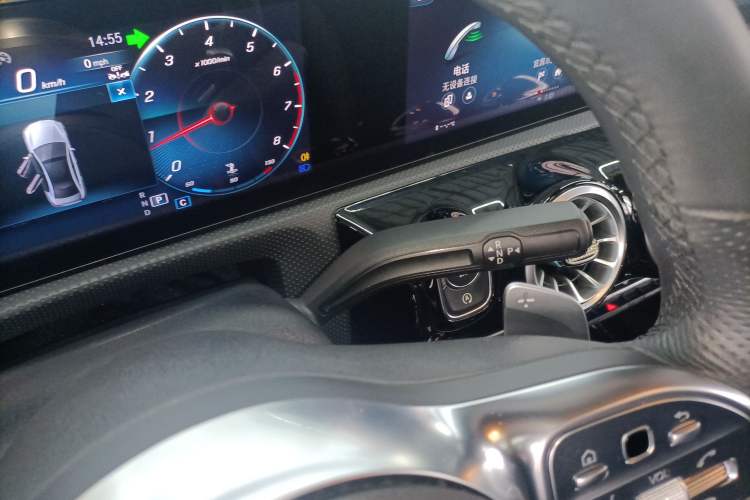 Used Mercedes-Benz A-Class 2022 Revised Version A 200 L Sport Sedan Fashionable Style Gear Lever