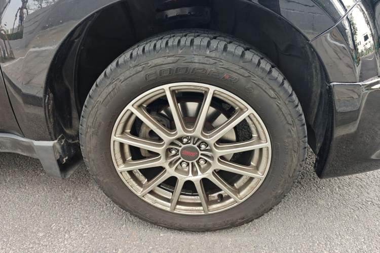 Used Subaru Forester 2011 2.5T S-EDITION Automatic Luxury Edition Right Front Wheel Hub