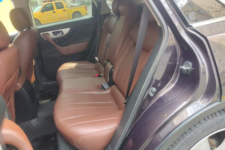 Used Infiniti FX 2011 FX35 Supreme Edition
