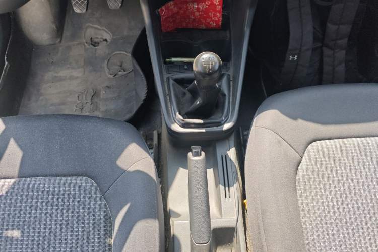 Used Volkswagen Santana 2019 1.5L Manual Fashion Edition China VI Standard Gear Lever