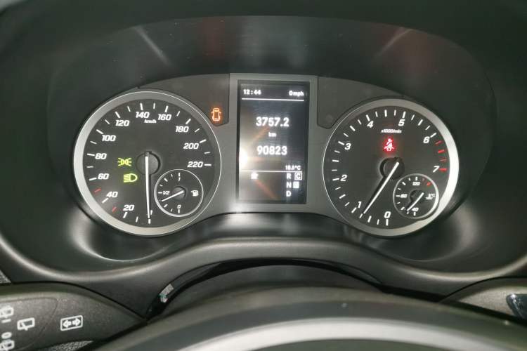 Used Mercedes-Benz Vito 2021 2.0T Elite Version 7 Seats
