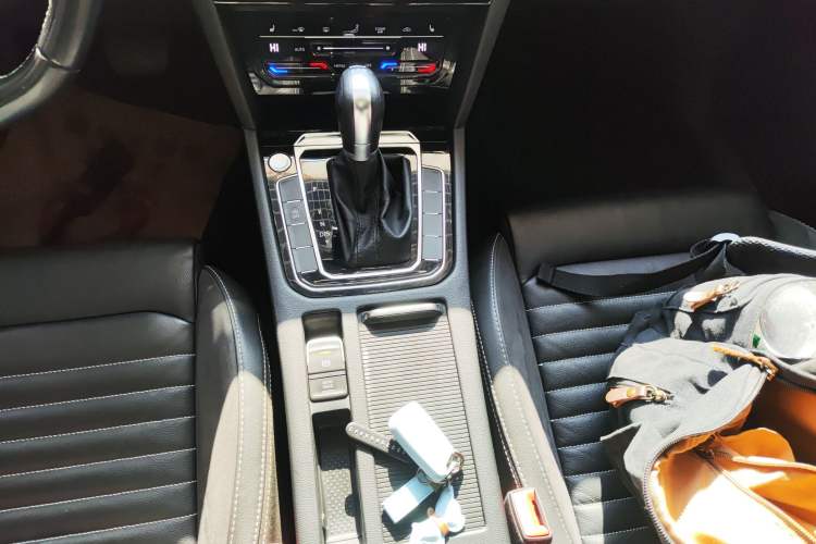 Used Volkswagen Magotan 2020 330TSI DSG Leading Model
