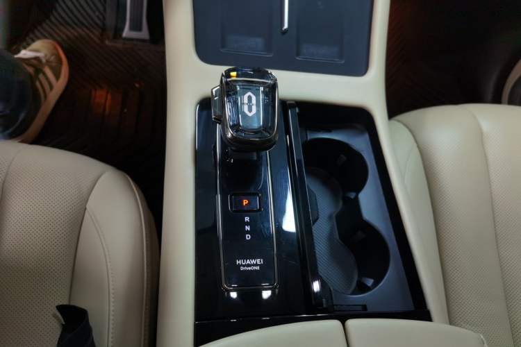 Used Hima AITO M7 2024 1.5T Intelligent Drive Rear-Drive Ultra Version 5 Seats Gear Lever