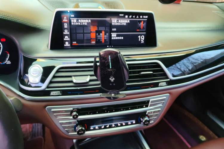 Used BMW 7 Series 2019 740Li Leading Edition Luxury Package Audio And AC Panel