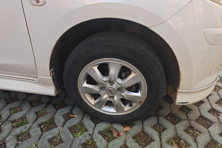 Used Nissan March 2010 1.5L Automatic Easy-Style Version
