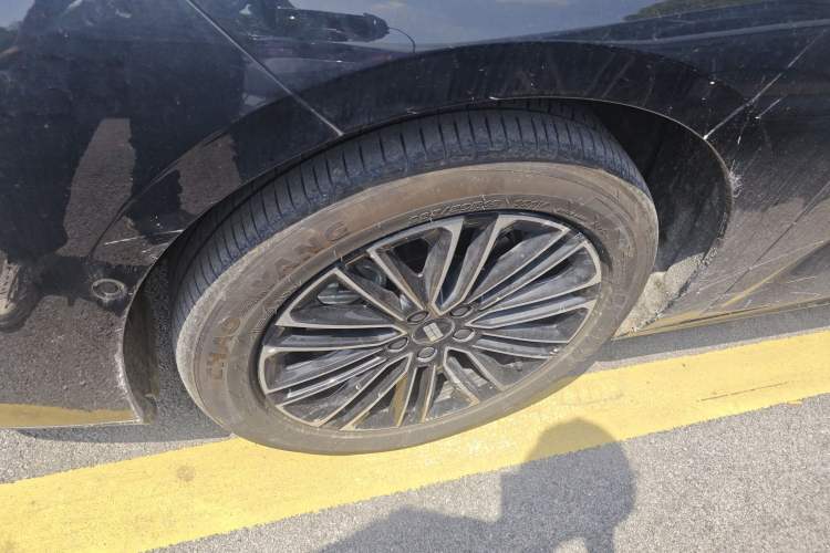 Used Geely Galaxy 8 2025 130km EM-i Deluxe Edition
