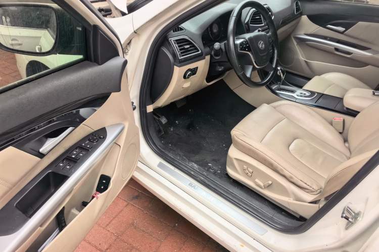 Used BAIC Senova D70 2013 2.3T Elite Edition

