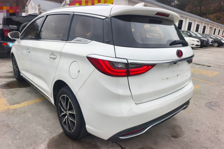 Used BYD Song MAX 2018 1.5T Automatic Smart Connect Elite Model with 6 Seats
