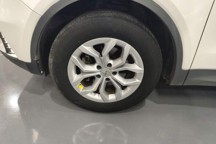 Used BORGWARD BX5 2017 20TGDI Automatic Two-Wheel Drive Pioneer Edition Left Front Wheel Hub