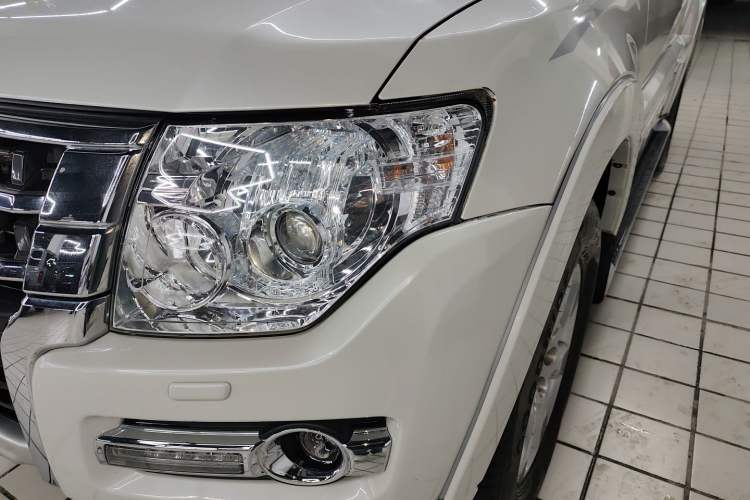 Used Mitsubishi Pajero 2018 3.0L Automatic Standard Edition
