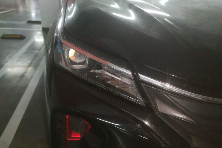 Used Dongfeng Fengon 580 2022 1.5T Automatic Luxury Version Right Front Headlight