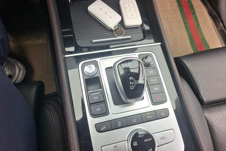 Used BYD Tang New Energy 2018 DM 2.0T All-Wheel Drive Smart Connect Elite 7-Seater China V Emission Standard