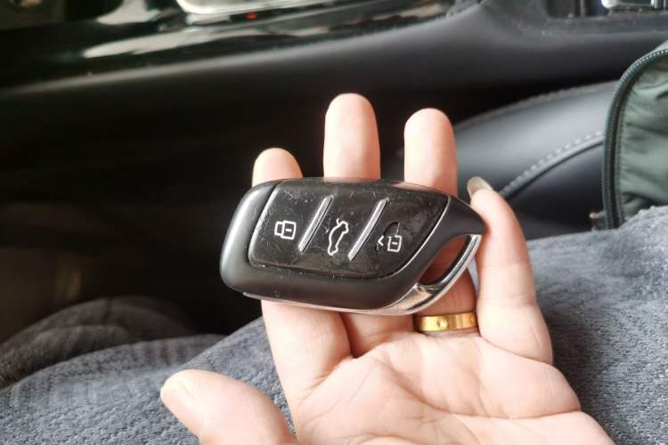 Used Roewe i5 2020 1.5L Automatic 4G Connect Luxury Flagship Edition Vehicle Key